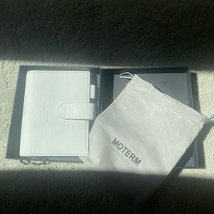 Moterm A6 stalogy cover white